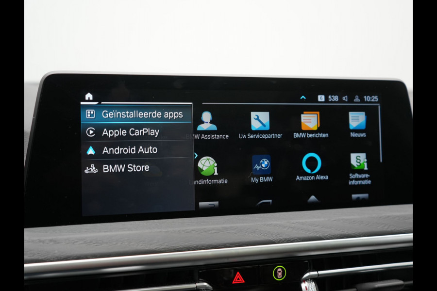 BMW X3 xDrive30e Business Edition Plus PHEV 293pk FACELIFT Dealer O.H. | Trekhaak Af Fabriek | Panodak | Head Up | Adaptive Cruise | Adaptief Onderstel | Lederen Sportstoelen Memory & Ventilatie | Camera | Keyless | Apple Carplay | Navigatie | Virtual | Plug In