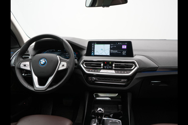 BMW X3 xDrive30e Business Edition Plus PHEV 293pk FACELIFT Dealer O.H. | Trekhaak Af Fabriek | Panodak | Head Up | Adaptive Cruise | Adaptief Onderstel | Lederen Sportstoelen Memory & Ventilatie | Camera | Keyless | Apple Carplay | Navigatie | Virtual | Plug In