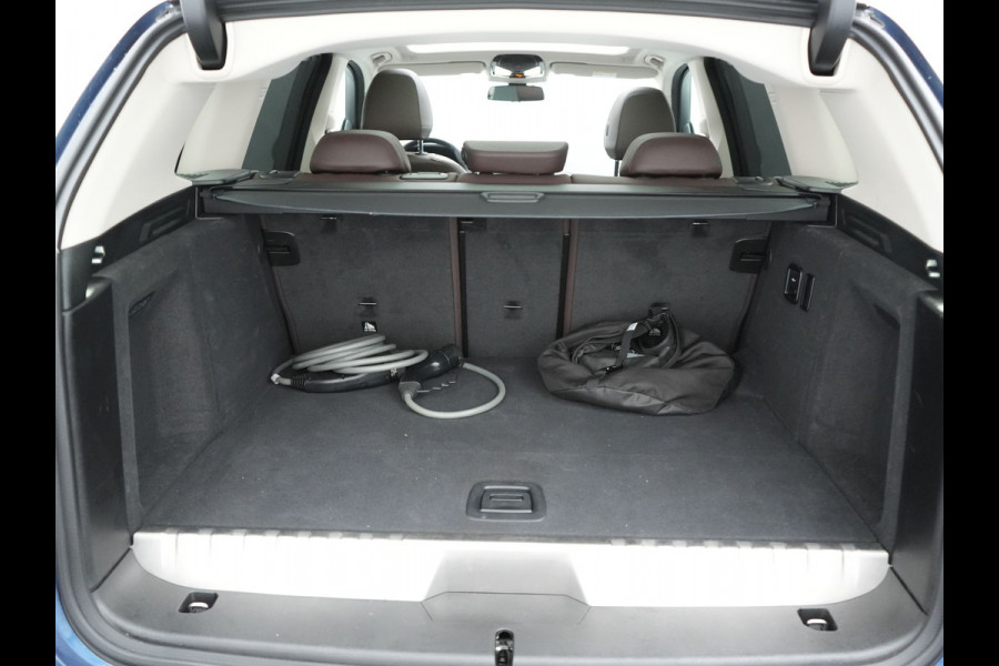 BMW X3 xDrive30e Business Edition Plus PHEV 293pk FACELIFT Dealer O.H. | Trekhaak Af Fabriek | Panodak | Head Up | Adaptive Cruise | Adaptief Onderstel | Lederen Sportstoelen Memory & Ventilatie | Camera | Keyless | Apple Carplay | Navigatie | Virtual | Plug In