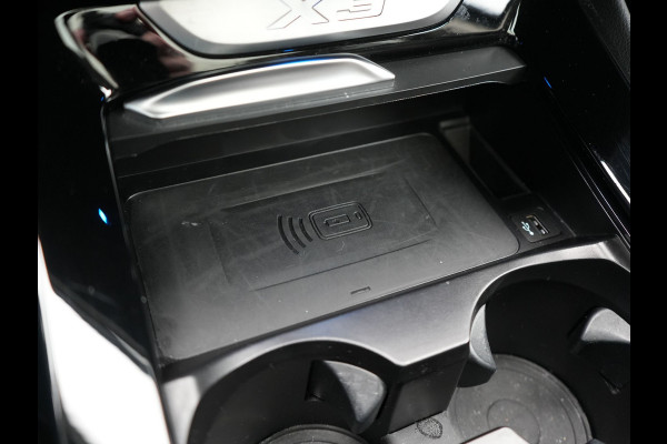 BMW X3 xDrive30e Business Edition Plus PHEV 293pk FACELIFT Dealer O.H. | Trekhaak Af Fabriek | Panodak | Head Up | Adaptive Cruise | Adaptief Onderstel | Lederen Sportstoelen Memory & Ventilatie | Camera | Keyless | Apple Carplay | Navigatie | Virtual | Plug In