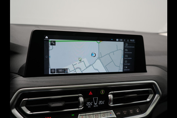 BMW X3 xDrive30e Business Edition Plus PHEV 293pk FACELIFT Dealer O.H. | Trekhaak Af Fabriek | Panodak | Head Up | Adaptive Cruise | Adaptief Onderstel | Lederen Sportstoelen Memory & Ventilatie | Camera | Keyless | Apple Carplay | Navigatie | Virtual | Plug In