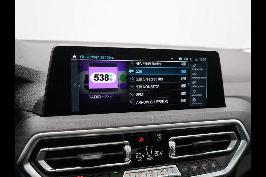 BMW X3 xDrive30e Business Edition Plus PHEV 293pk FACELIFT Dealer O.H. | Trekhaak Af Fabriek | Panodak | Head Up | Adaptive Cruise | Adaptief Onderstel | Lederen Sportstoelen Memory & Ventilatie | Camera | Keyless | Apple Carplay | Navigatie | Virtual | Plug In