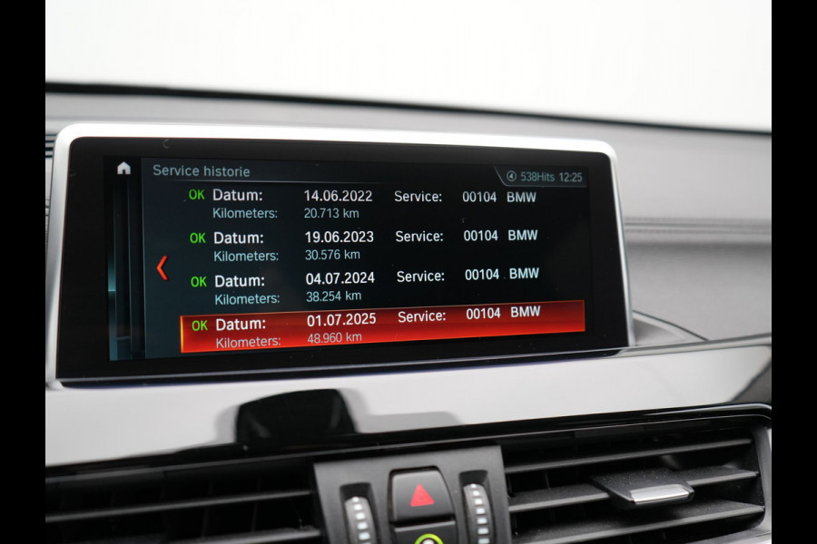 BMW X1 xDrive25e Sportline Plug In Hybrid 221pk Dealer O.H. PHEV | Trekhaak Afn. | Adaptive Cruise | Camera | Sportstoelen Verwarmd | Sfeerverlichting | Keyless | LED Koplampen | Navigatie | DAB |