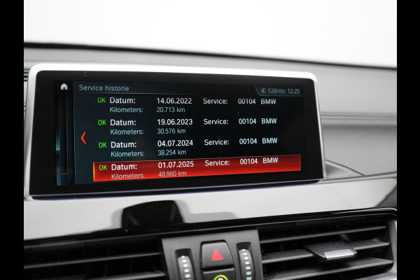 BMW X1 xDrive25e Sportline Plug In Hybrid 221pk Dealer O.H. PHEV | Trekhaak Afn. | Adaptive Cruise | Camera | Sportstoelen Verwarmd | Sfeerverlichting | Keyless | LED Koplampen | Navigatie | DAB |