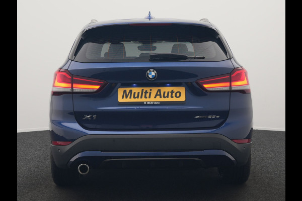 BMW X1 xDrive25e Sportline Plug In Hybrid 221pk Dealer O.H. PHEV | Trekhaak Afn. | Adaptive Cruise | Camera | Sportstoelen Verwarmd | Sfeerverlichting | Keyless | LED Koplampen | Navigatie | DAB |