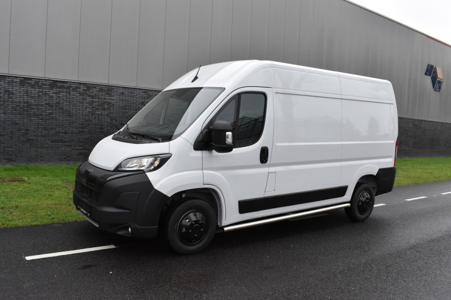 Peugeot Boxer 2.2 BlueHDi 140 S&S L2H2 3.3t Euro 6 Nieuwe registratie 2024/ GEEN BPM/ L2H2/ achteruitrijcamera verzwaard verenpakket, pakket City plus