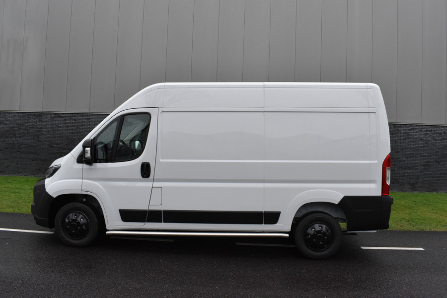 Peugeot Boxer 2.2 BlueHDi 140 S&S L2H2 3.3t Euro 6 Nieuwe registratie 2024/ GEEN BPM/ L2H2/ achteruitrijcamera verzwaard verenpakket, pakket City plus
