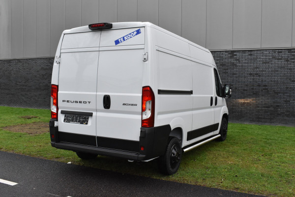 Peugeot Boxer 2.2 BlueHDi 140 S&S L2H2 3.3t Euro 6 Nieuwe registratie 2024/ GEEN BPM/ L2H2/ achteruitrijcamera verzwaard verenpakket, pakket City plus