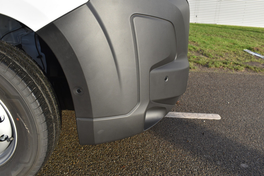 Peugeot Boxer 2.2 BlueHDi 140 S&S L2H2 3.3t Euro 6 Nieuwe registratie 2024/ GEEN BPM/ L2H2/ achteruitrijcamera verzwaard verenpakket, pakket City plus