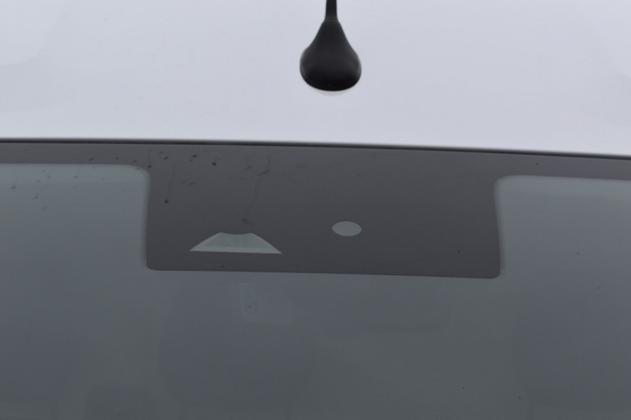 Peugeot Boxer 2.2 BlueHDi 140 S&S L2H2 3.3t Euro 6 Nieuwe registratie 2024/ GEEN BPM/ L2H2/ achteruitrijcamera verzwaard verenpakket, pakket City plus