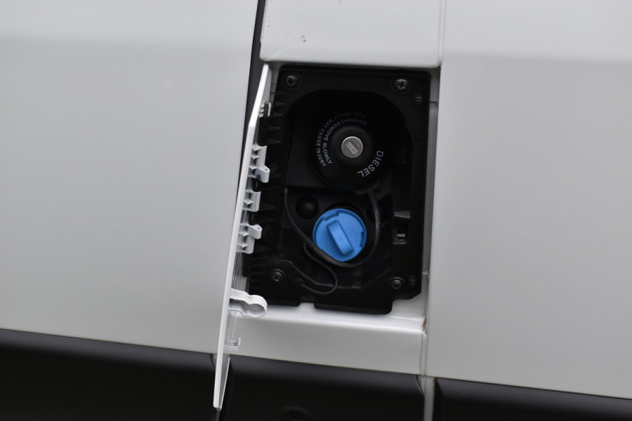 Peugeot Boxer 2.2 BlueHDi 140 S&S L2H2 3.3t Euro 6 Nieuwe registratie 2024/ GEEN BPM/ L2H2/ achteruitrijcamera verzwaard verenpakket, pakket City plus