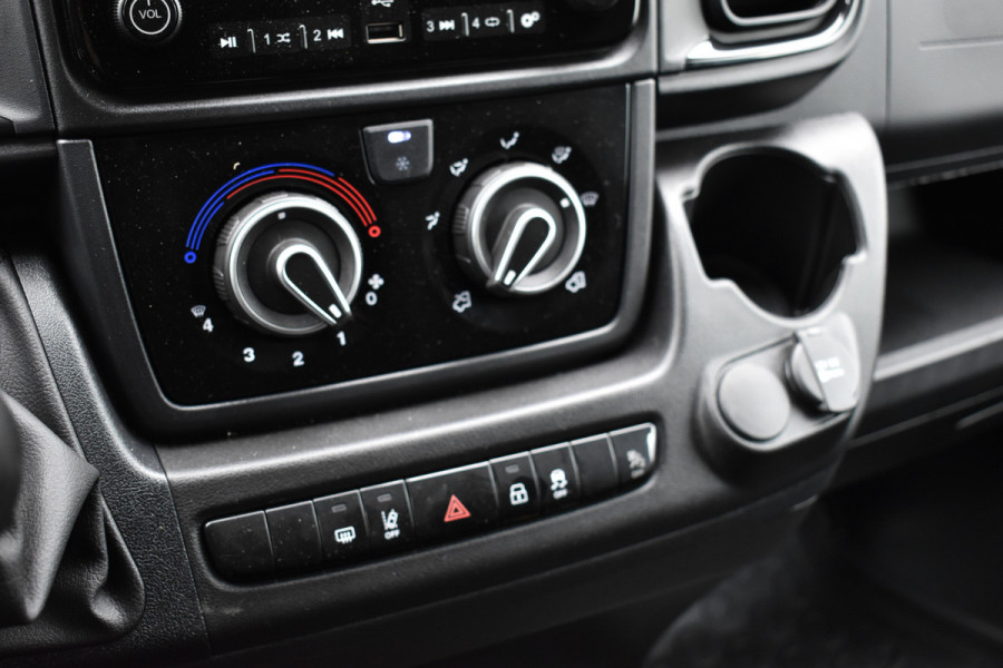 Peugeot Boxer 2.2 BlueHDi 140 S&S L2H2 3.3t Euro 6 Nieuwe registratie 2024/ GEEN BPM/ L2H2/ achteruitrijcamera verzwaard verenpakket, pakket City plus