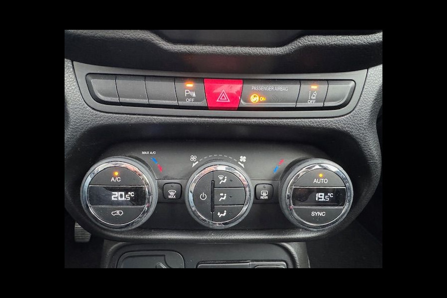 Jeep Renegade 1.4 MultiAir Night Eagle II Limited 89.000km Airco/ECC,Navigatie,Leder,Panoramadak