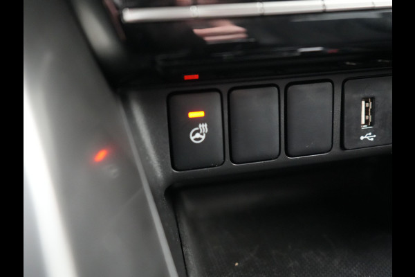 Mitsubishi Eclipse Cross 2.4 Black Edition Plug In Hybrid 188pk Dealer O.H. PHEV | Trekhaak Afn. | Adaptive Cruise | 360 Camera | Alcantara Sportstoelen & Stuur Verwarmd | Apple Carplay | Keyless | Blis | Navigatie | DAB |