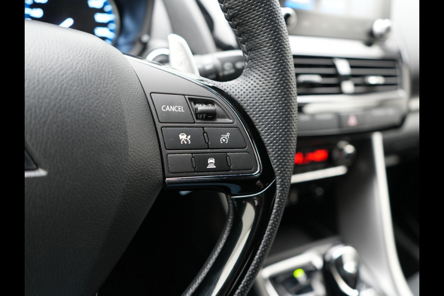 Mitsubishi Eclipse Cross 2.4 Black Edition Plug In Hybrid 188pk Dealer O.H. PHEV | Trekhaak Afn. | Adaptive Cruise | 360 Camera | Alcantara Sportstoelen & Stuur Verwarmd | Apple Carplay | Keyless | Blis | Navigatie | DAB |