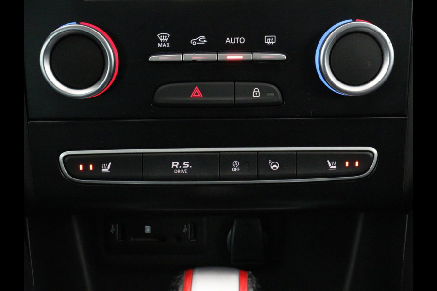 Renault Mégane 1.8 TCe 280 RS | Panoramadak | Head-Up | Stoelverwarming | Alcantara | Carplay | Camera | Sportstoelen | Navigatie | 19'' | Bose Sound | Keyless | Full LED | Dodehoek detectie | Maxton