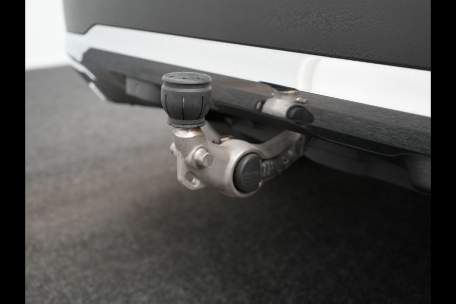 Mercedes-Benz GLC 300e 4MATIC Business Solution Luxury Plug In Hybrid 320pk Dealer O.H. PHEV | Trekhaak Af Fabriek | Head Up | Camera | Lederen Sportstoelen Memory & Verwarmd | Apple Carplay | Navigatie | DAB | Cruise Control |