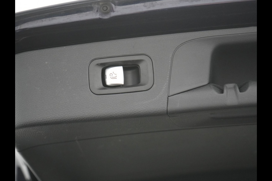 Mercedes-Benz GLC 300e 4MATIC Business Solution Luxury Plug In Hybrid 320pk Dealer O.H. PHEV | Trekhaak Af Fabriek | Head Up | Camera | Lederen Sportstoelen Memory & Verwarmd | Apple Carplay | Navigatie | DAB | Cruise Control |