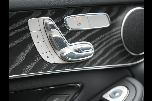 Mercedes-Benz GLC 300e 4MATIC Business Solution Luxury Plug In Hybrid 320pk Dealer O.H. PHEV | Trekhaak Af Fabriek | Head Up | Camera | Lederen Sportstoelen Memory & Verwarmd | Apple Carplay | Navigatie | DAB | Cruise Control |