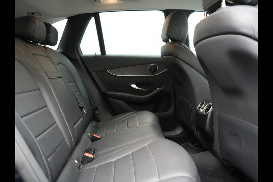 Mercedes-Benz GLC 300e 4MATIC Business Solution Luxury Plug In Hybrid 320pk Dealer O.H. PHEV | Trekhaak Af Fabriek | Head Up | Camera | Lederen Sportstoelen Memory & Verwarmd | Apple Carplay | Navigatie | DAB | Cruise Control |