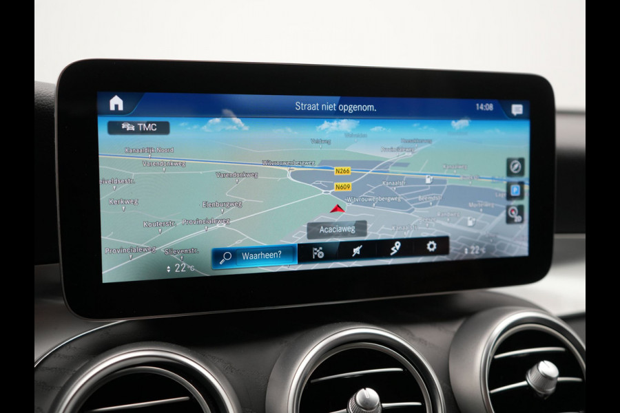 Mercedes-Benz GLC 300e 4MATIC Business Solution Luxury Plug In Hybrid 320pk Dealer O.H. PHEV | Trekhaak Af Fabriek | Head Up | Camera | Lederen Sportstoelen Memory & Verwarmd | Apple Carplay | Navigatie | DAB | Cruise Control |