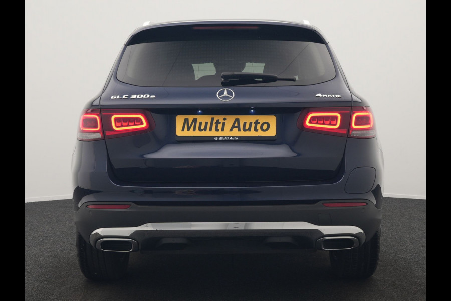 Mercedes-Benz GLC 300e 4MATIC Business Solution Luxury Plug In Hybrid 320pk Dealer O.H. PHEV | Trekhaak Af Fabriek | Head Up | Camera | Lederen Sportstoelen Memory & Verwarmd | Apple Carplay | Navigatie | DAB | Cruise Control |