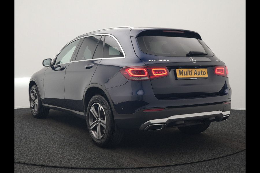 Mercedes-Benz GLC 300e 4MATIC Business Solution Luxury Plug In Hybrid 320pk Dealer O.H. PHEV | Trekhaak Af Fabriek | Head Up | Camera | Lederen Sportstoelen Memory & Verwarmd | Apple Carplay | Navigatie | DAB | Cruise Control |