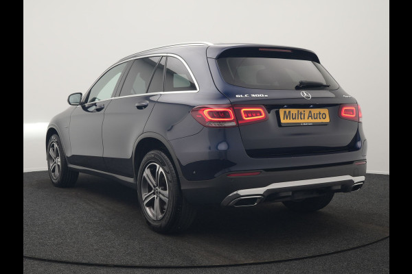 Mercedes-Benz GLC 300e 4MATIC Business Solution Luxury Plug In Hybrid 320pk Dealer O.H. PHEV | Trekhaak Af Fabriek | Head Up | Camera | Lederen Sportstoelen Memory & Verwarmd | Apple Carplay | Navigatie | DAB | Cruise Control |