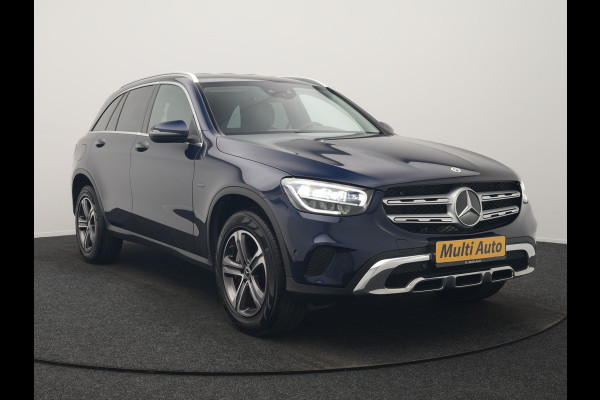 Mercedes-Benz GLC 300e 4MATIC Business Solution Luxury Plug In Hybrid 320pk Dealer O.H. PHEV | Trekhaak Af Fabriek | Head Up | Camera | Lederen Sportstoelen Memory & Verwarmd | Apple Carplay | Navigatie | DAB | Cruise Control |