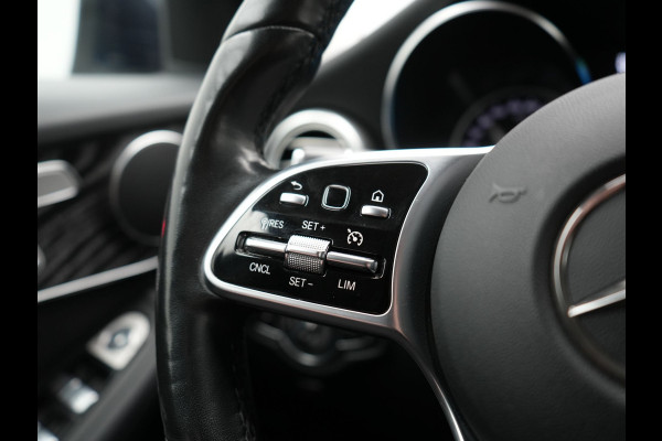 Mercedes-Benz GLC 300e 4MATIC Business Solution Luxury Plug In Hybrid 320pk Dealer O.H. PHEV | Trekhaak Af Fabriek | Head Up | Camera | Lederen Sportstoelen Memory & Verwarmd | Apple Carplay | Navigatie | DAB | Cruise Control |
