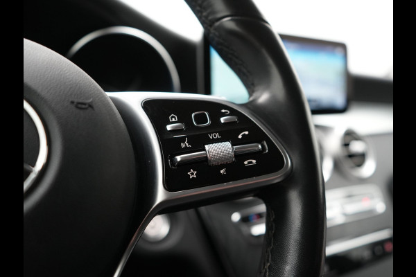 Mercedes-Benz GLC 300e 4MATIC Business Solution Luxury Plug In Hybrid 320pk Dealer O.H. PHEV | Trekhaak Af Fabriek | Head Up | Camera | Lederen Sportstoelen Memory & Verwarmd | Apple Carplay | Navigatie | DAB | Cruise Control |