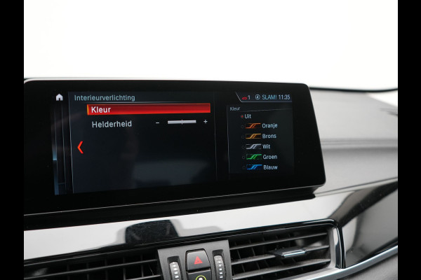 BMW X1 xDrive25e Sportline PHEV 221pk Dealer O.H | Trekhaak Afn. | Panodak | Head Up | Lederen Sportstoelen Memory & Verwarmd | Camera | Apple Carplay | Keyless | Sfeerverlichting | Navigatie | DAB | Plug in Hybrid |