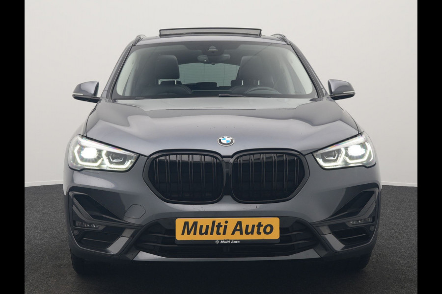 BMW X1 xDrive25e Sportline PHEV 221pk Dealer O.H | Trekhaak Afn. | Panodak | Head Up | Lederen Sportstoelen Memory & Verwarmd | Camera | Apple Carplay | Keyless | Sfeerverlichting | Navigatie | DAB | Plug in Hybrid |