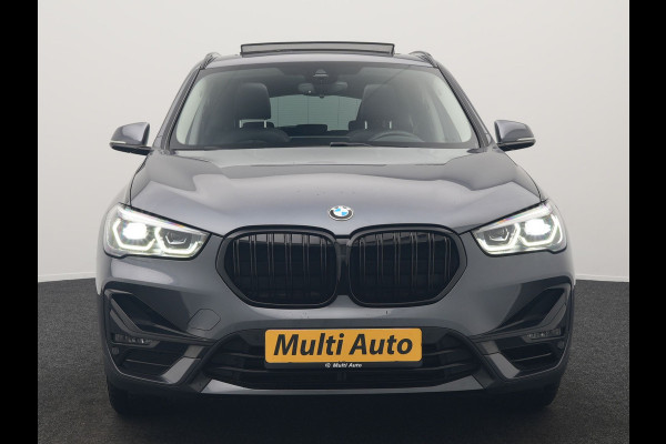 BMW X1 xDrive25e Sportline PHEV 221pk Dealer O.H | Trekhaak Afn. | Panodak | Head Up | Lederen Sportstoelen Memory & Verwarmd | Camera | Apple Carplay | Keyless | Sfeerverlichting | Navigatie | DAB | Plug in Hybrid |