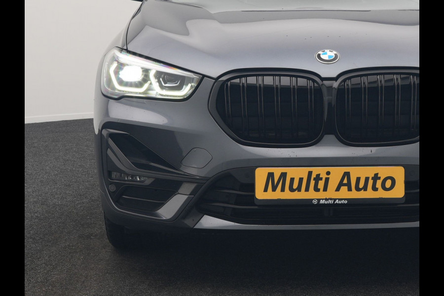 BMW X1 xDrive25e Sportline PHEV 221pk Dealer O.H | Trekhaak Afn. | Panodak | Head Up | Lederen Sportstoelen Memory & Verwarmd | Camera | Apple Carplay | Keyless | Sfeerverlichting | Navigatie | DAB | Plug in Hybrid |