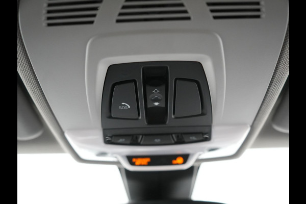 BMW X1 xDrive25e Sportline PHEV 221pk Dealer O.H | Trekhaak Afn. | Panodak | Head Up | Lederen Sportstoelen Memory & Verwarmd | Camera | Apple Carplay | Keyless | Sfeerverlichting | Navigatie | DAB | Plug in Hybrid |