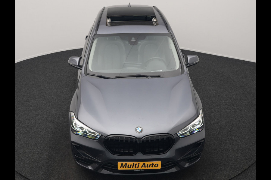 BMW X1 xDrive25e Sportline PHEV 221pk Dealer O.H | Trekhaak Afn. | Panodak | Head Up | Lederen Sportstoelen Memory & Verwarmd | Camera | Apple Carplay | Keyless | Sfeerverlichting | Navigatie | DAB | Plug in Hybrid |