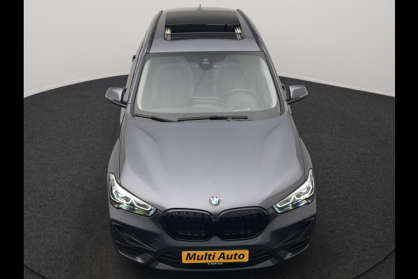 BMW X1 xDrive25e Sportline PHEV 221pk Dealer O.H | Trekhaak Afn. | Panodak | Head Up | Lederen Sportstoelen Memory & Verwarmd | Camera | Apple Carplay | Keyless | Sfeerverlichting | Navigatie | DAB | Plug in Hybrid |