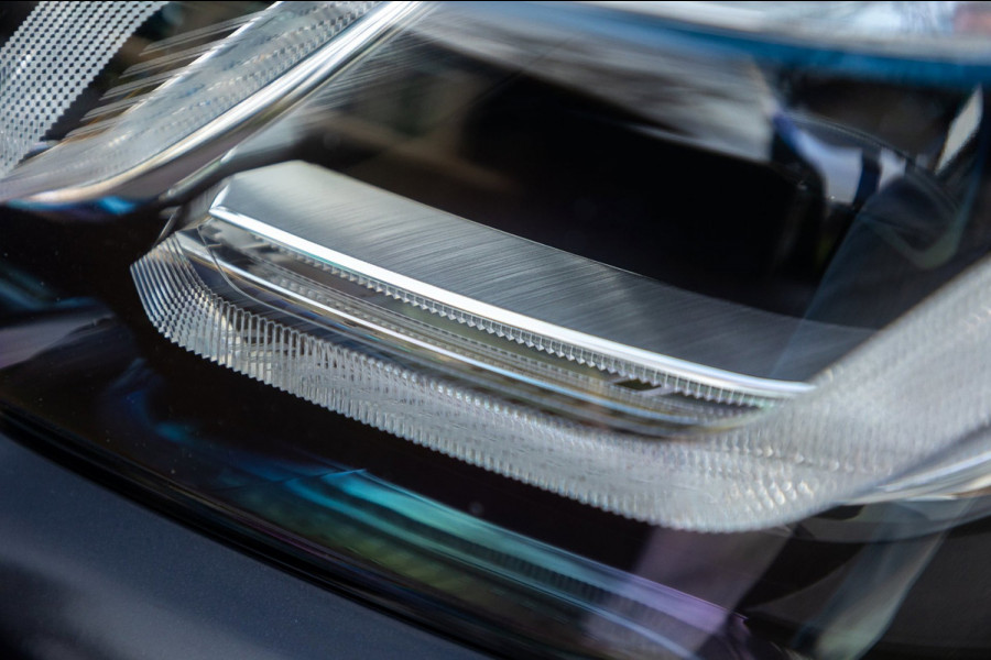 BMW 5 Serie 545e xDrive Business Edition Plus 94% I Schuifdak I H&K I Laser I M -sport I carbon I