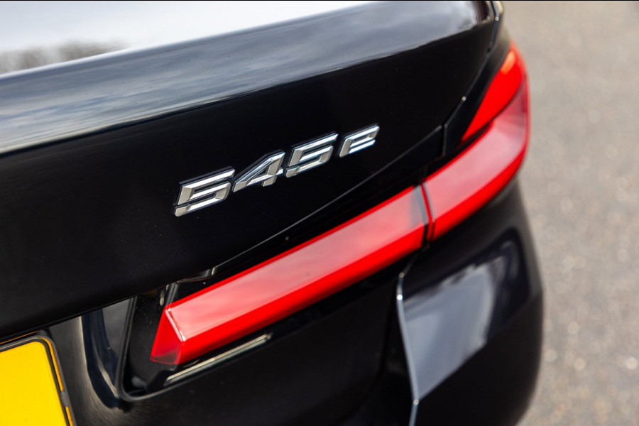 BMW 5 Serie 545e xDrive Business Edition Plus 94% I Schuifdak I H&K I Laser I M -sport I carbon I