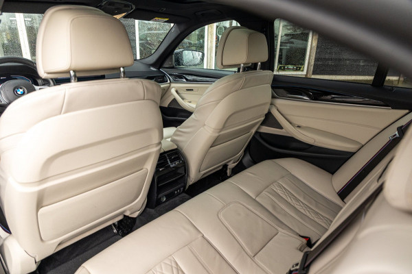 BMW 5 Serie 545e xDrive Business Edition Plus 94% I Schuifdak I H&K I Laser I M -sport I carbon I