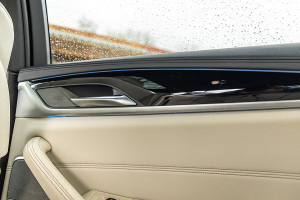 BMW 5 Serie 545e xDrive Business Edition Plus 94% I Schuifdak I H&K I Laser I M -sport I carbon I