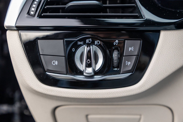 BMW 5 Serie 545e xDrive Business Edition Plus 94% I Schuifdak I H&K I Laser I M -sport I carbon I