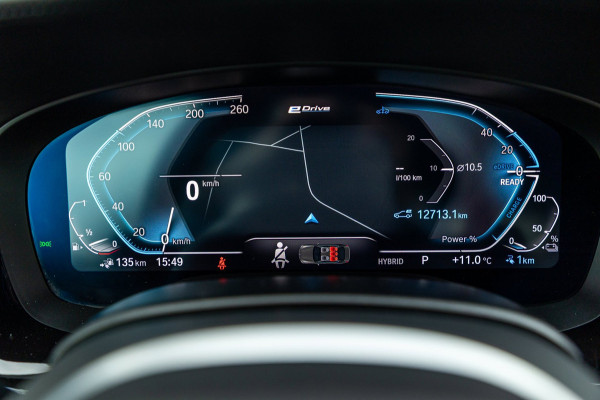 BMW 5 Serie 545e xDrive Business Edition Plus 94% I Schuifdak I H&K I Laser I M -sport I carbon I