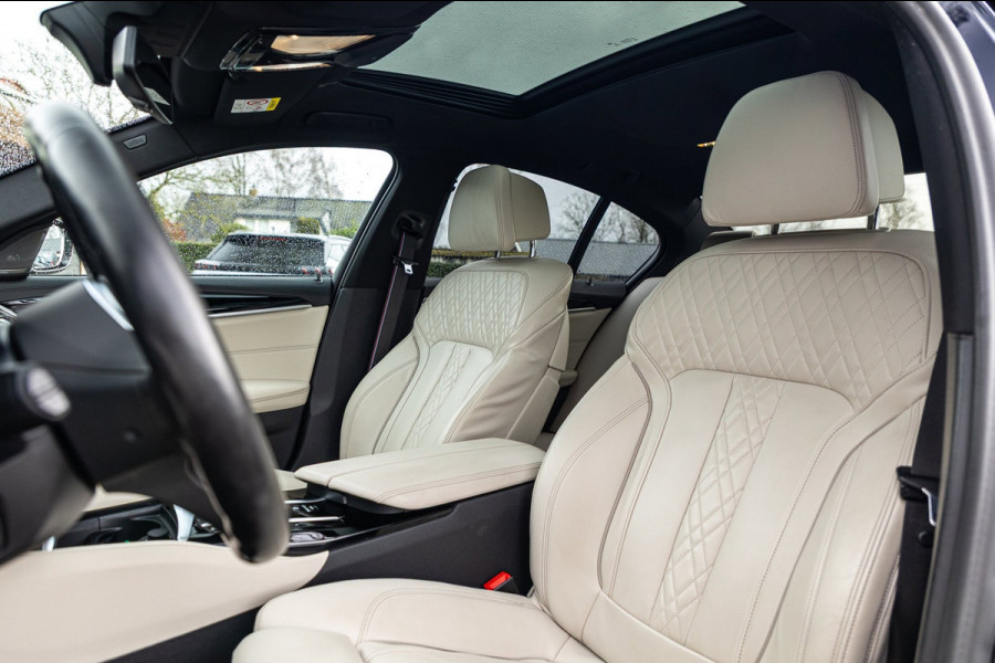 BMW 5 Serie 545e xDrive Business Edition Plus 94% I Schuifdak I H&K I Laser I M -sport I carbon I
