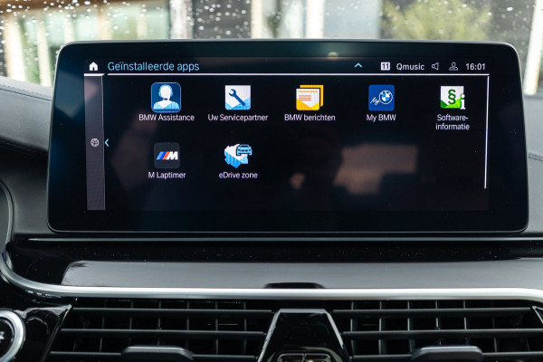 BMW 5 Serie 545e xDrive Business Edition Plus 94% I Schuifdak I H&K I Laser I M -sport I carbon I