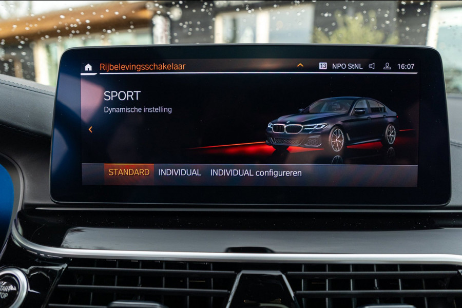 BMW 5 Serie 545e xDrive Business Edition Plus 94% I Schuifdak I H&K I Laser I M -sport I carbon I