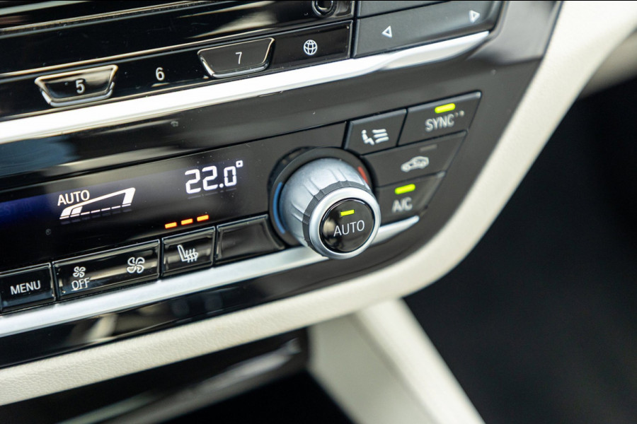 BMW 5 Serie 545e xDrive Business Edition Plus 94% I Schuifdak I H&K I Laser I M -sport I carbon I