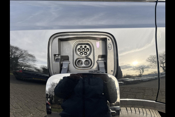 Hongqi E-HS9 President 99 kWh President 99 kWh 6-persoons Luchtvering-Panorama-dak Trekhaak Origineel NL-auto (geen import!)