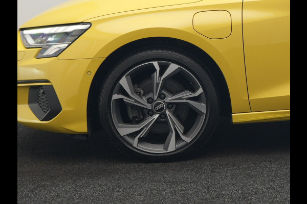 Audi A3 Sportback 40 e-tron Advance Sport PHEV 204pk Dealer O.H. | Panodak | Sportstoelen Verwarmd | Matrix LED | Keyless | Blis | Virtual Cockpit | Navigatie | DAB | Cruise Control | Plug In Hybrid |